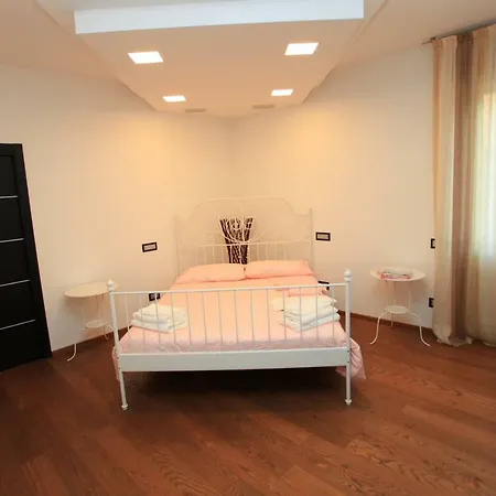 Alessandra Apartment *